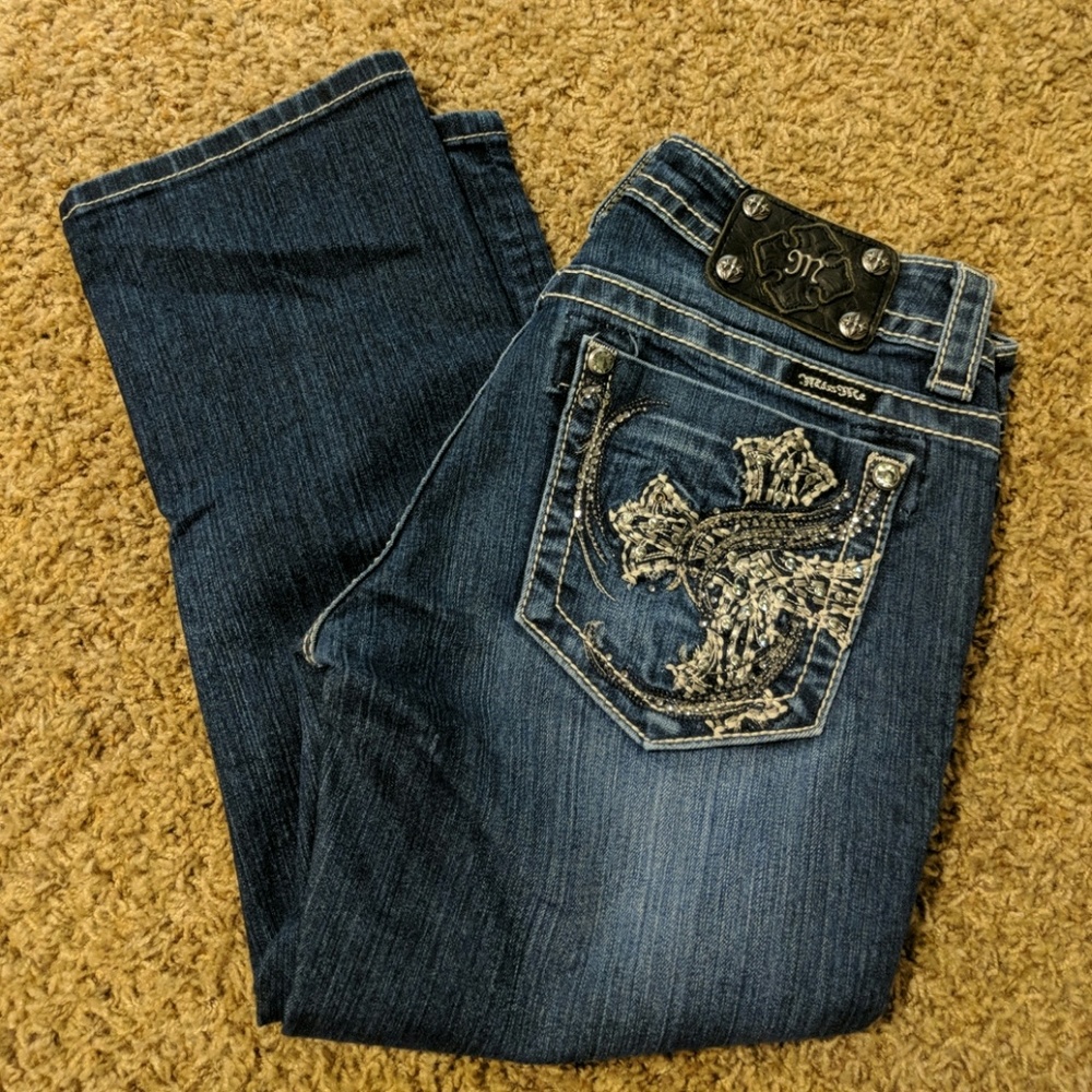 Classic MISS ME Cuffed Capri Jeans. Embellished